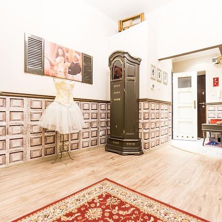Scarlett Apartment Краков Экстерьер фото