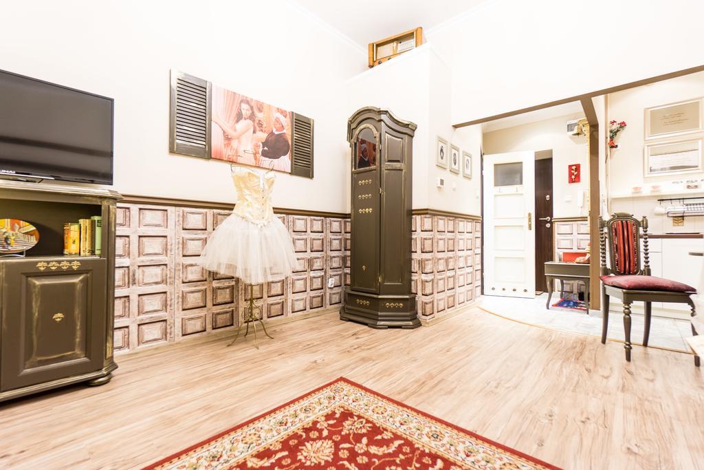Scarlett Apartment Краков Экстерьер фото