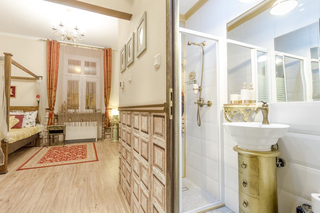 Scarlett Apartment Краков Экстерьер фото